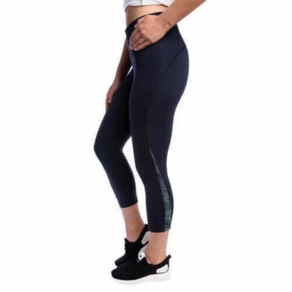Kirkland Signature NWT Women’s Reflective Leggings Size Small Black Active